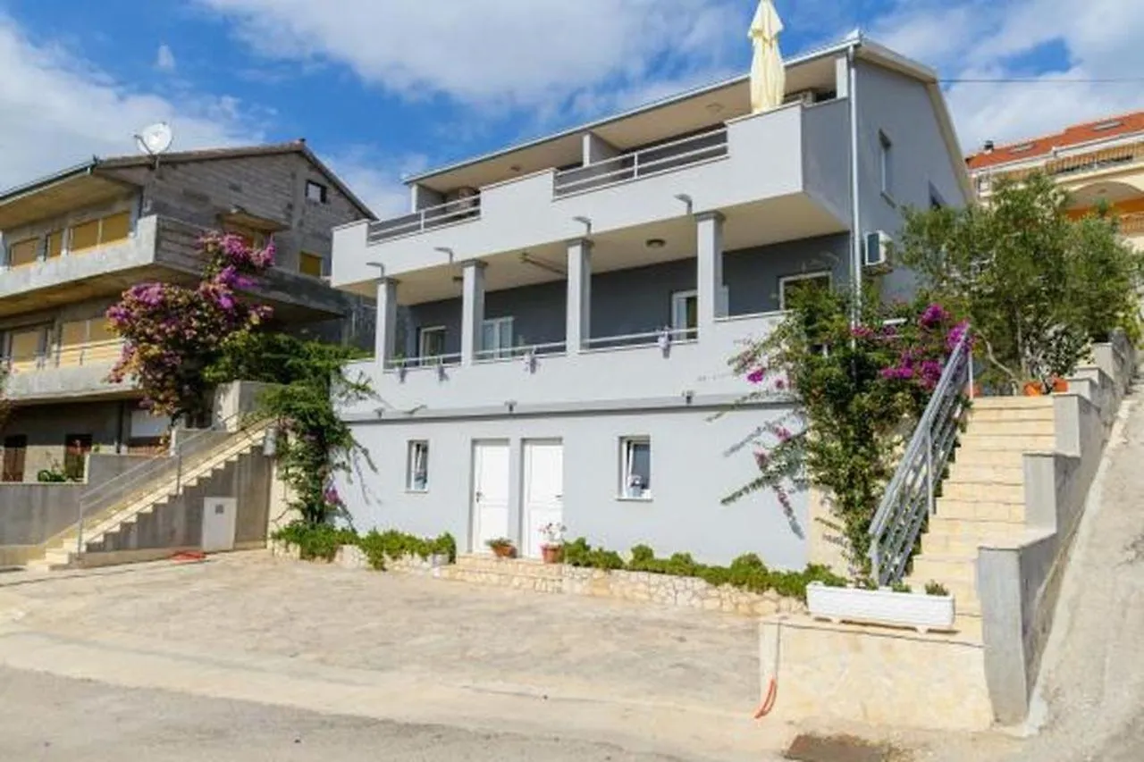 Apartment In Okrug Gornji With Sea View, Terrace, Air Conditioning, Wifi 5049-3 Trogir